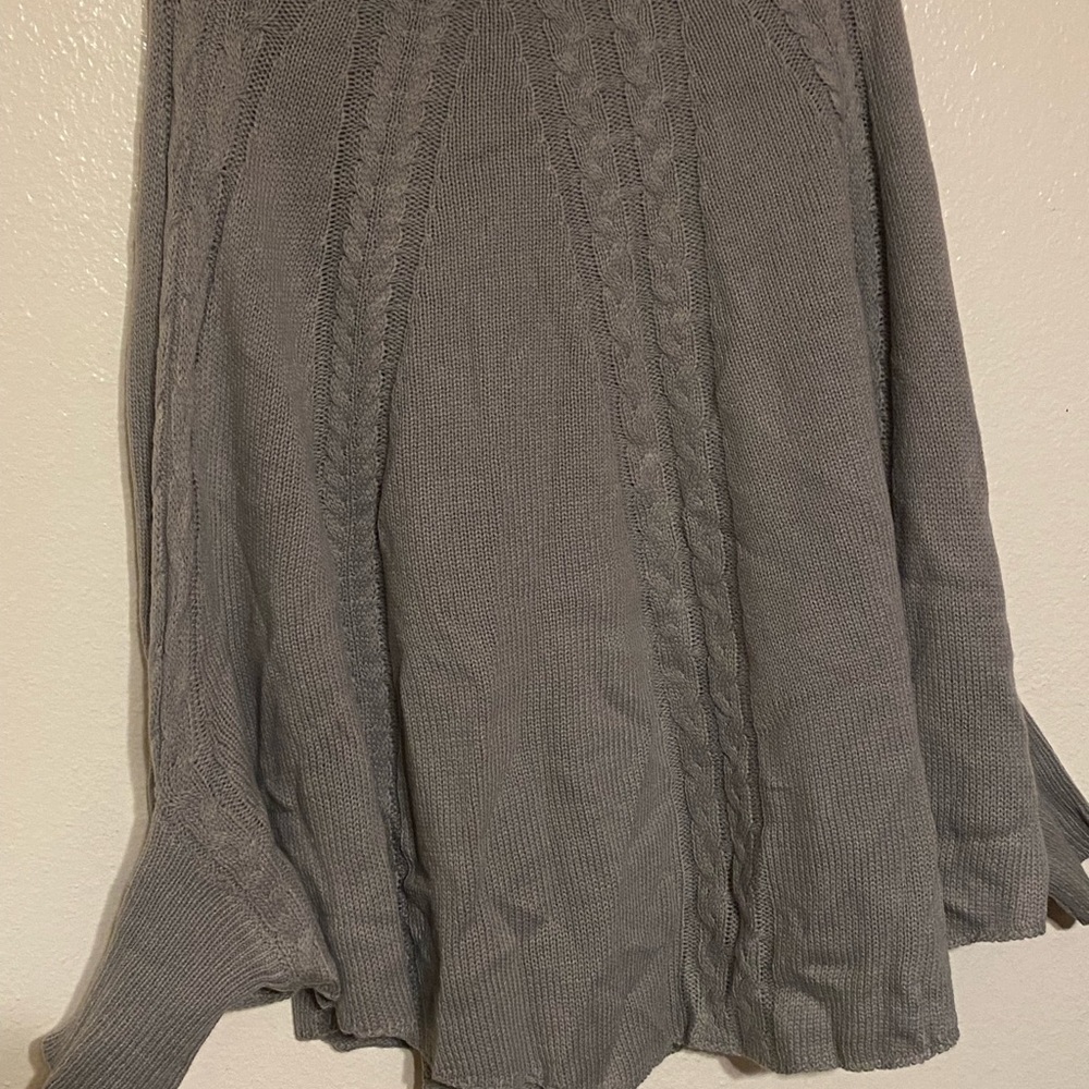 Tunic grey sweater cape